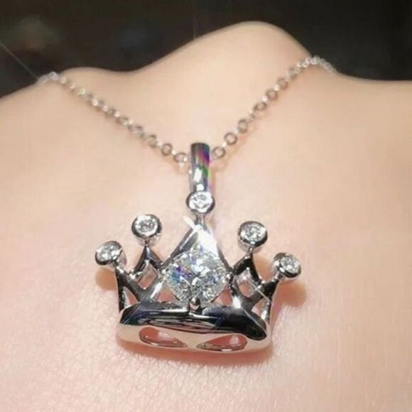 The Triple Crown pendant charm necklace in 925 and cubic zirconia - Picture 2 of 7